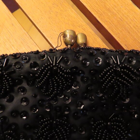 Black Beaded Vintage Clutch Evening Purse, Snap Closure. - Picture 4 of 4